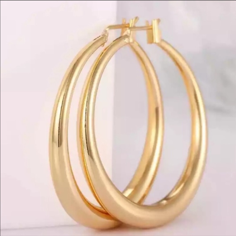 NEW LUXURY 1.5” Yellow Gold Round Hoop Earrings - Picture 3 of 5